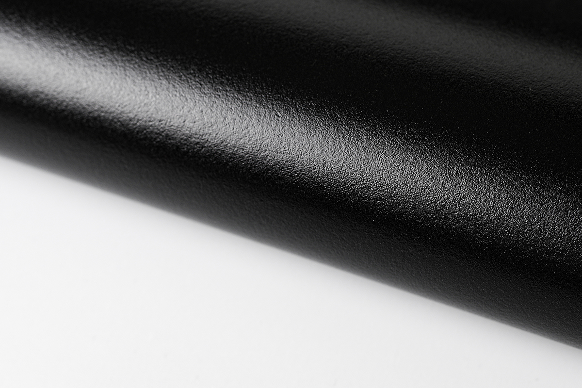 Floor Vinyl Blackback 800 FR, +/- 800 g/m2
For UV and Latex
88% PVC and 12% Polyester, Slip resistance class R11
3,20 x +/- 25 m